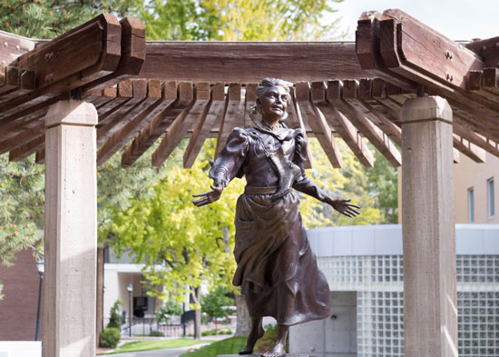 Statue of Nellie Unthank on SUU's campus